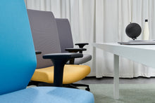 Lade das Bild in den Galerie-Viewer, Dauphin Bürodrehstuhl Shape mesh comfort SH 3745 mit Armlehnen
