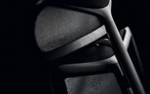Lade das Bild in den Galerie-Viewer, Bürodrehstuhl MESH_UP Netzrücken schwarz, 4F Armlehnen, Kopfstütze
