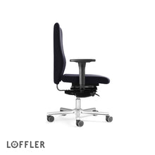 Lade das Bild in den Galerie-Viewer, LÖFFLER+ Med Bürodrehstuhl mit Kyphosenlehne, Armlehnen
